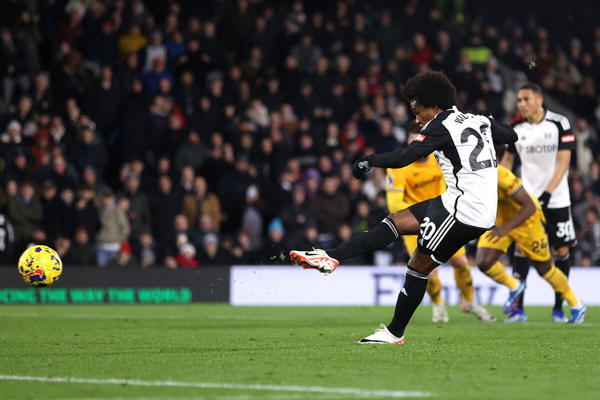 Willian secures Fulham's victory with his second penalty in the 94th minute