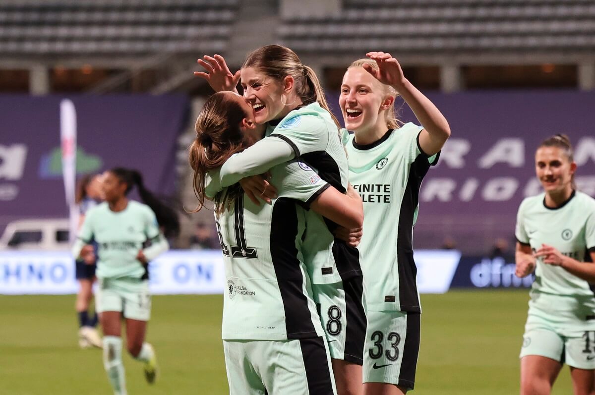 Maren Mjelde celebrates her goal against Paris FC with Guro Reiten.