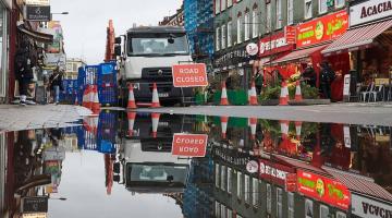 Thames Water roadworks on North End Road to remove a large concrete-berg from the sewer pipes
