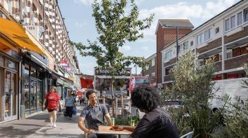 Street cafe tables on North End Road in Fulham