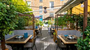 Aragon House pub garden, SW6