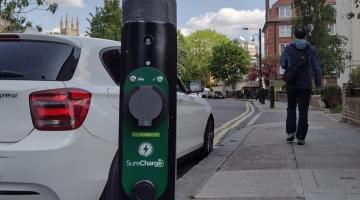 Lamppost column charge point in Hammersmith