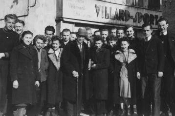 Archive photo of students from the Cyprian Norwid Polish School