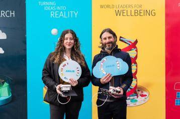 Dr Kayla Schulte, Imperial College London (left) and Andrew Grieve, AWAIR project lead