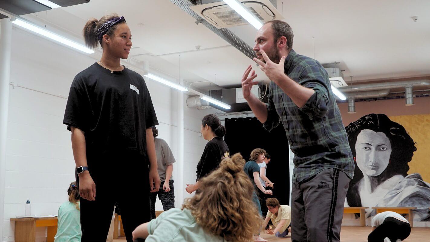 Text in motion workshop led by dance artist Jannick Moth.