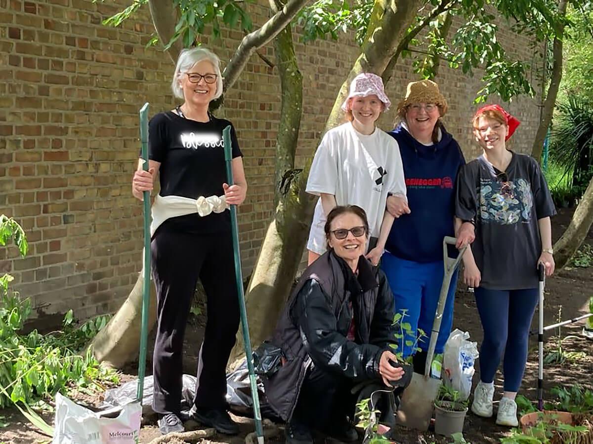 Jenny's Corner volunteers at work