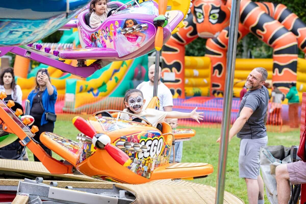 CommUNITY Day 2024 funfair ride