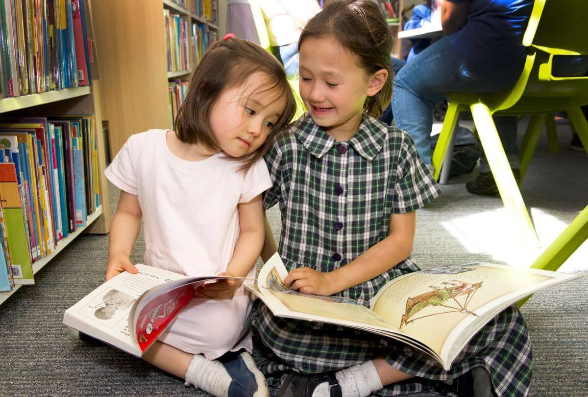 Children reading at Hammersmith Library