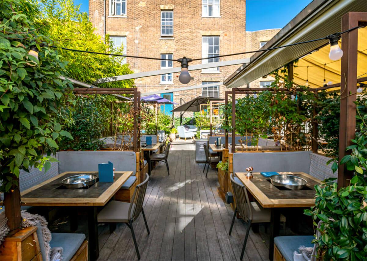Aragon House pub garden, SW6
