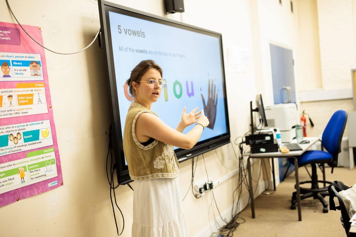 Alexia Lumley teaching British Sign Language at the Macbeth Centre