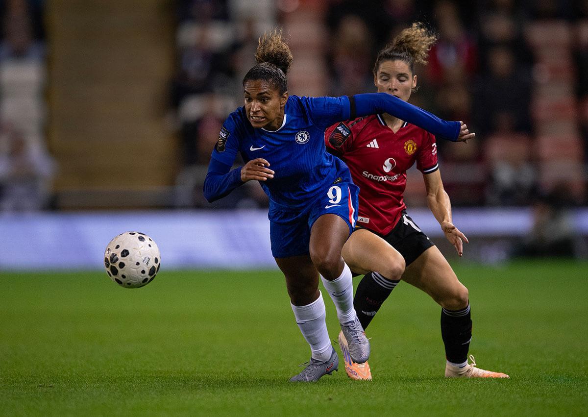 Catarina Macario powers past Dominique Janssen