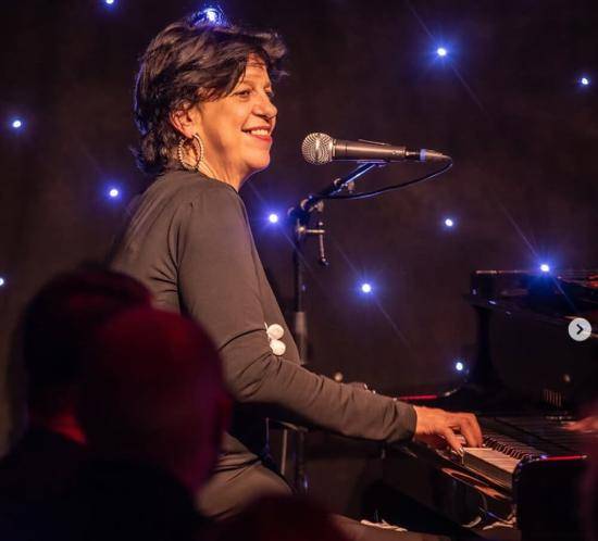 Award-winning vocalist and pianist Liane Carroll
