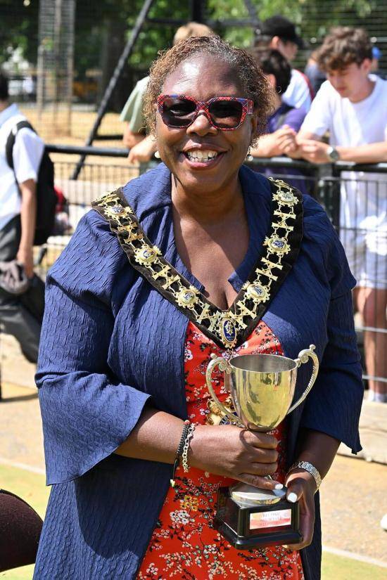 Mayor Cllr Sharon Holder holding the trophy