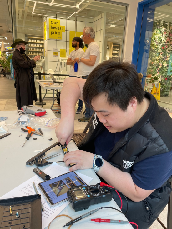 A local electrical repair cafe in Livat Hammersmith.