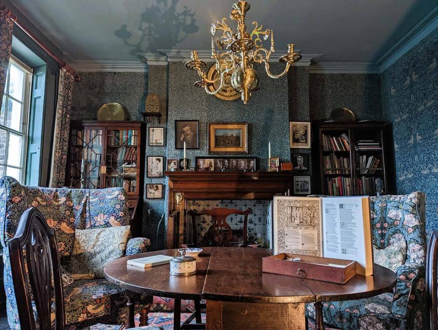 The dining room at Emery Walker's House