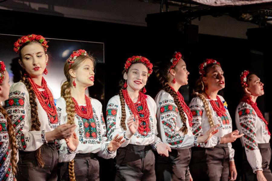 Ukrainian Choir DzvinCo perform at H&F's Eurovision party