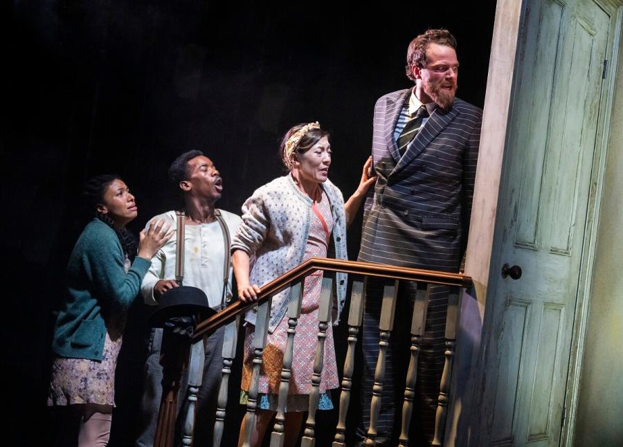 From left to right: Grete Samsa (Hannah Sinclair Robinson), Father (Troy Glasgow), Mother (Louise Mai Newberry) and Chief Clerk (Joe Layton)