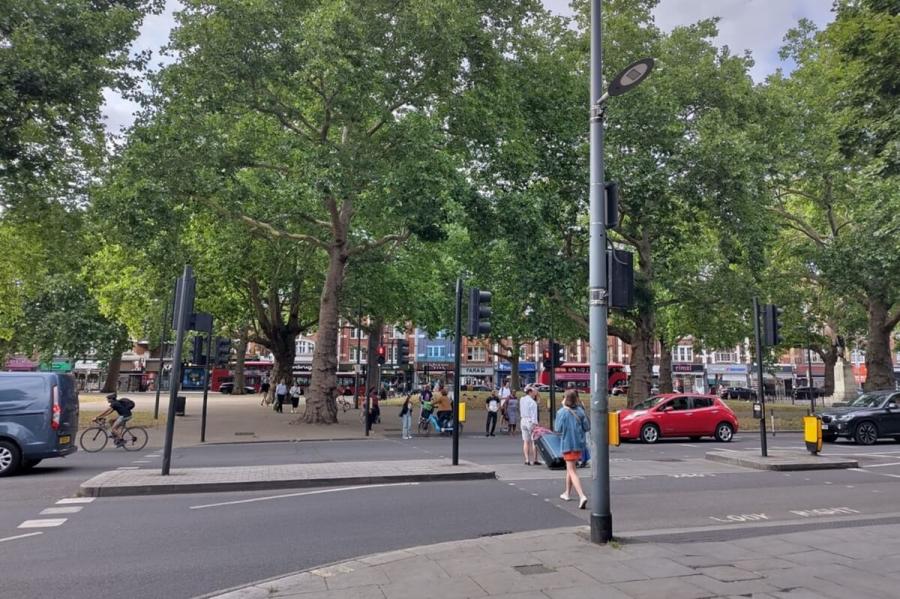 Crossing point at Rockley Road