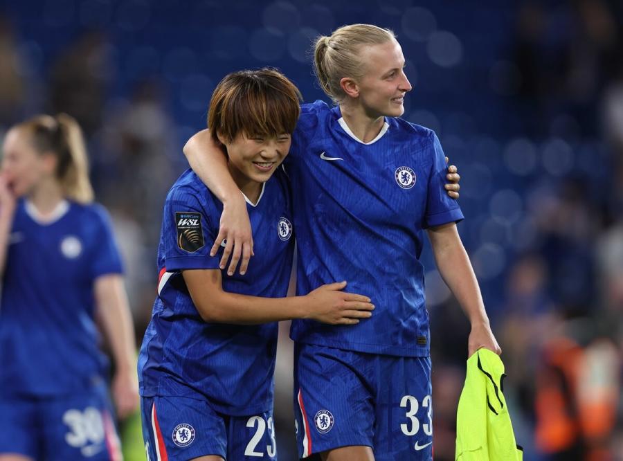 Maika Hamano (left) and Aggie Beever-Jones (right) of Chelsea Women celebrate at the full time whistle after the 2-1 victory over Manchester City