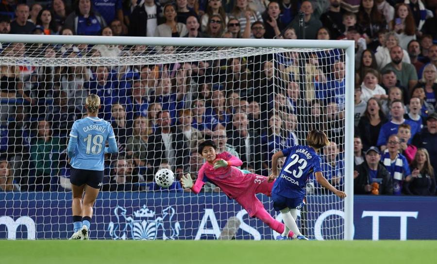 Maika Hamano scores Chelsea's second