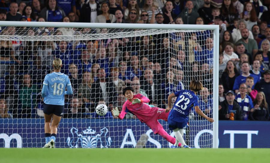 Maika Hamano scores Chelsea's second
