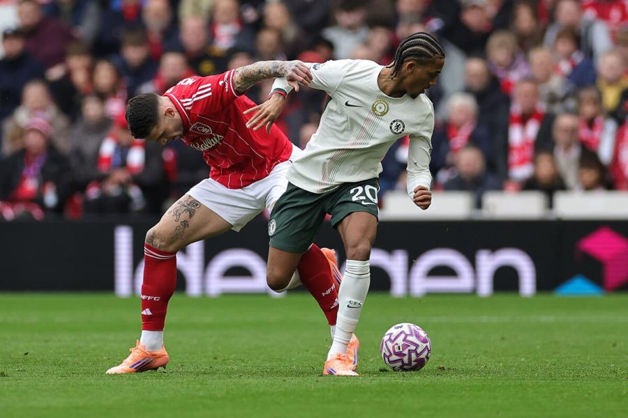 Joao Pedro tussles with Morato