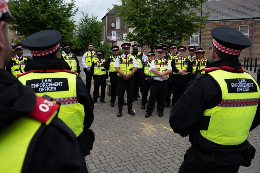 A group of LET officers.