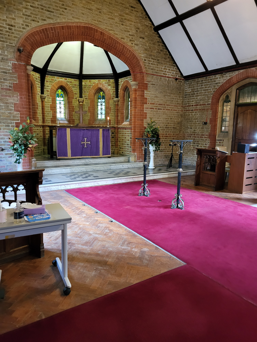 Picture of the interior of Mortlake Chapel